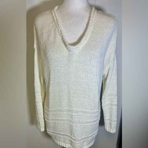 GAP Designed & Crafted Label 
Texture Crewneck Sweater Ivory Color 
Tall Medium - Picture 4 of 6